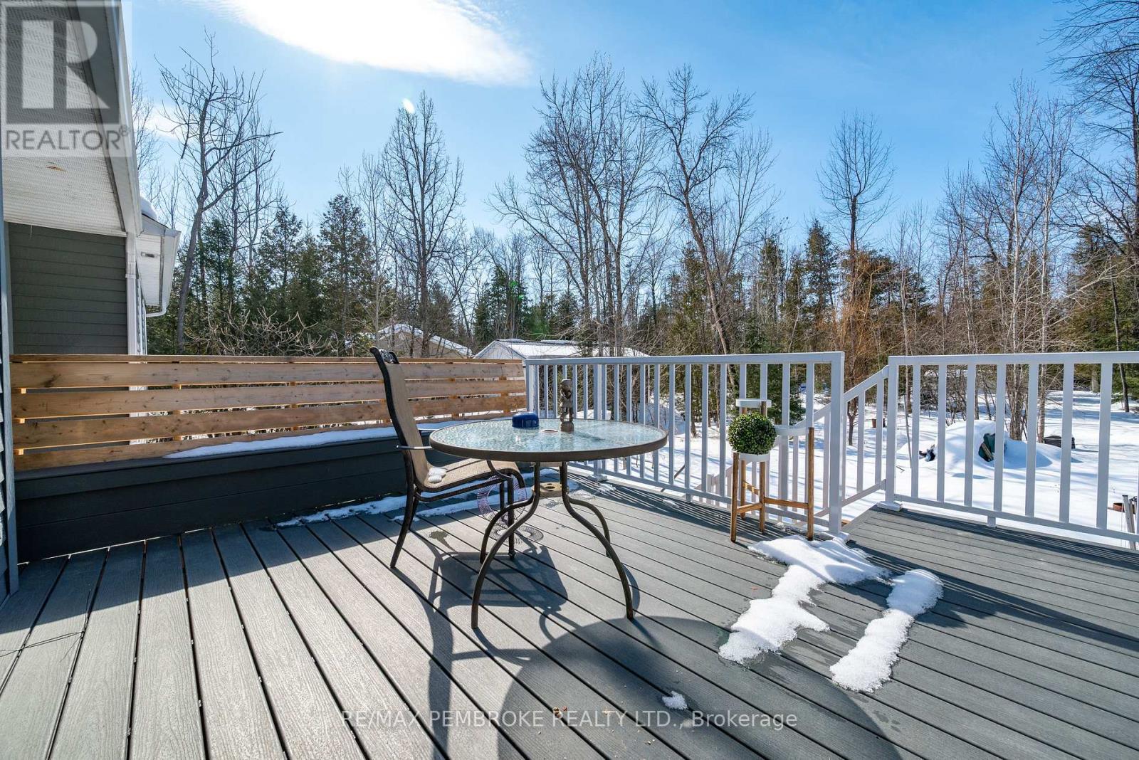 625 Forest Park Road, Laurentian Valley, Ontario  K8A 6W2 - Photo 40 - X12856154