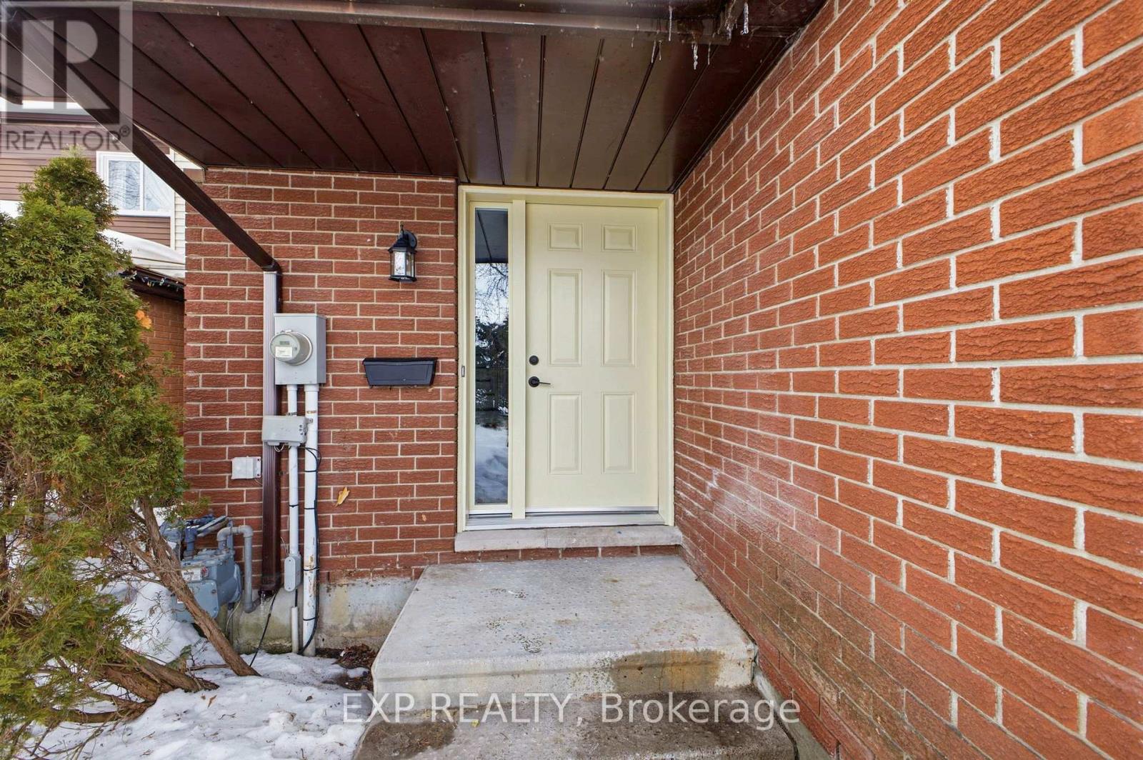 74 Shearer Crescent, Ottawa, Ontario  K2L 3N1 - Photo 3 - X12856006