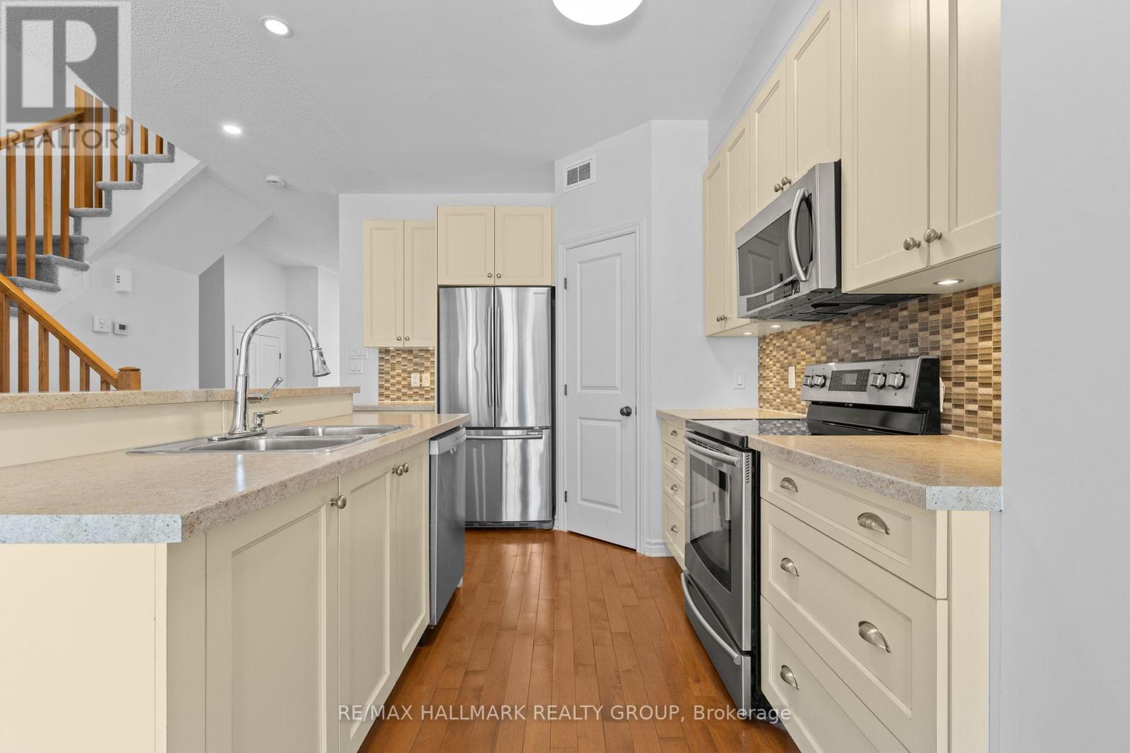 117 Abetti Ridge, Ottawa, Ontario  K2J 0Y6 - Photo 10 - X12856024