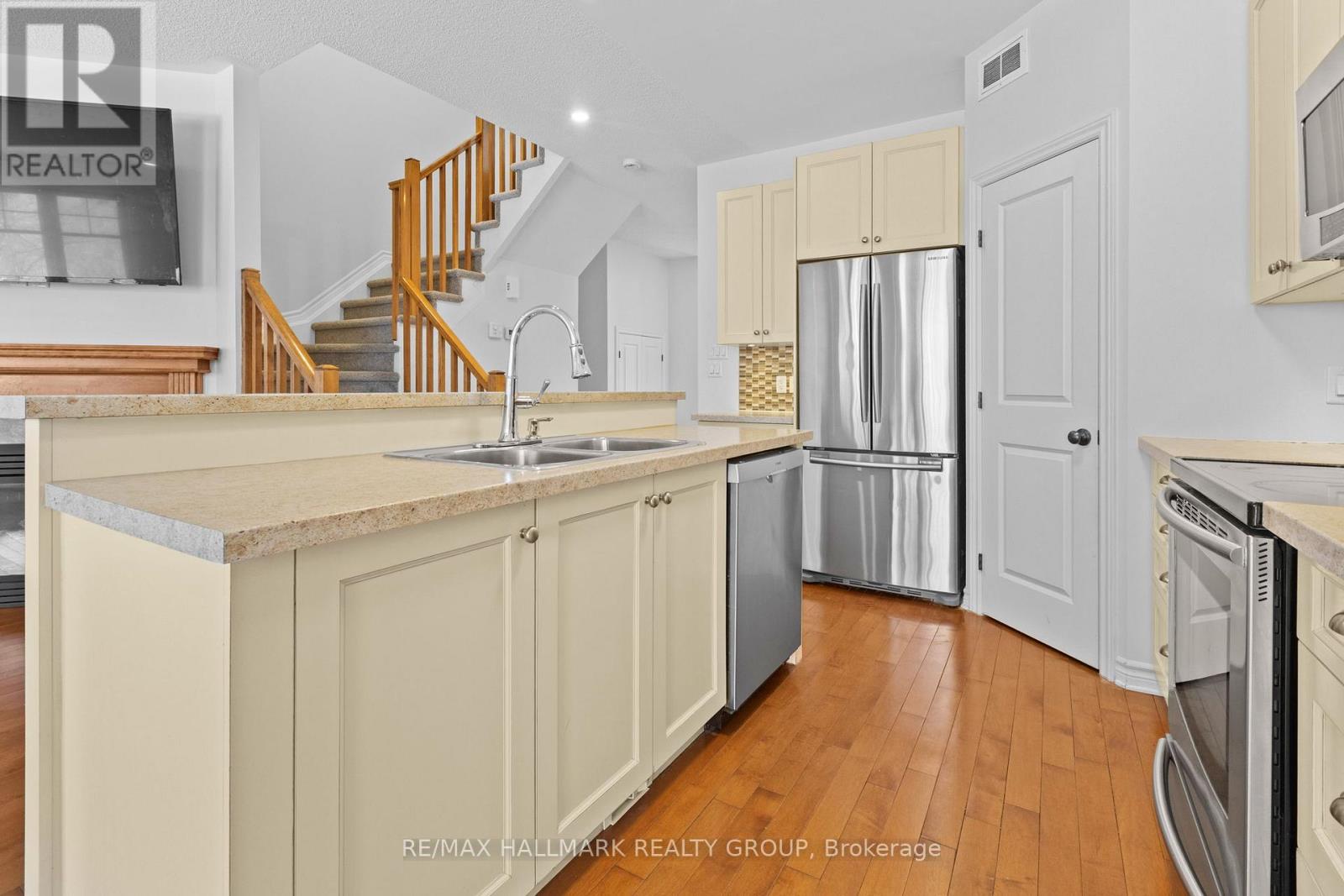 117 Abetti Ridge, Ottawa, Ontario  K2J 0Y6 - Photo 11 - X12856024