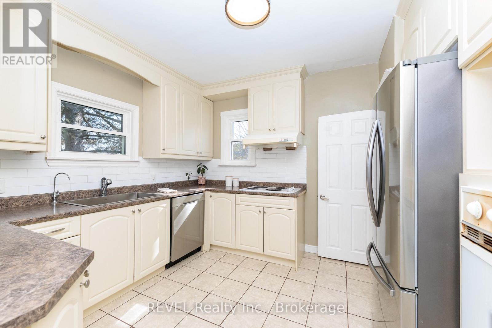 165 Main Street, St. Catharines, Ontario  L2N 4V6 - Photo 20 - X12856038