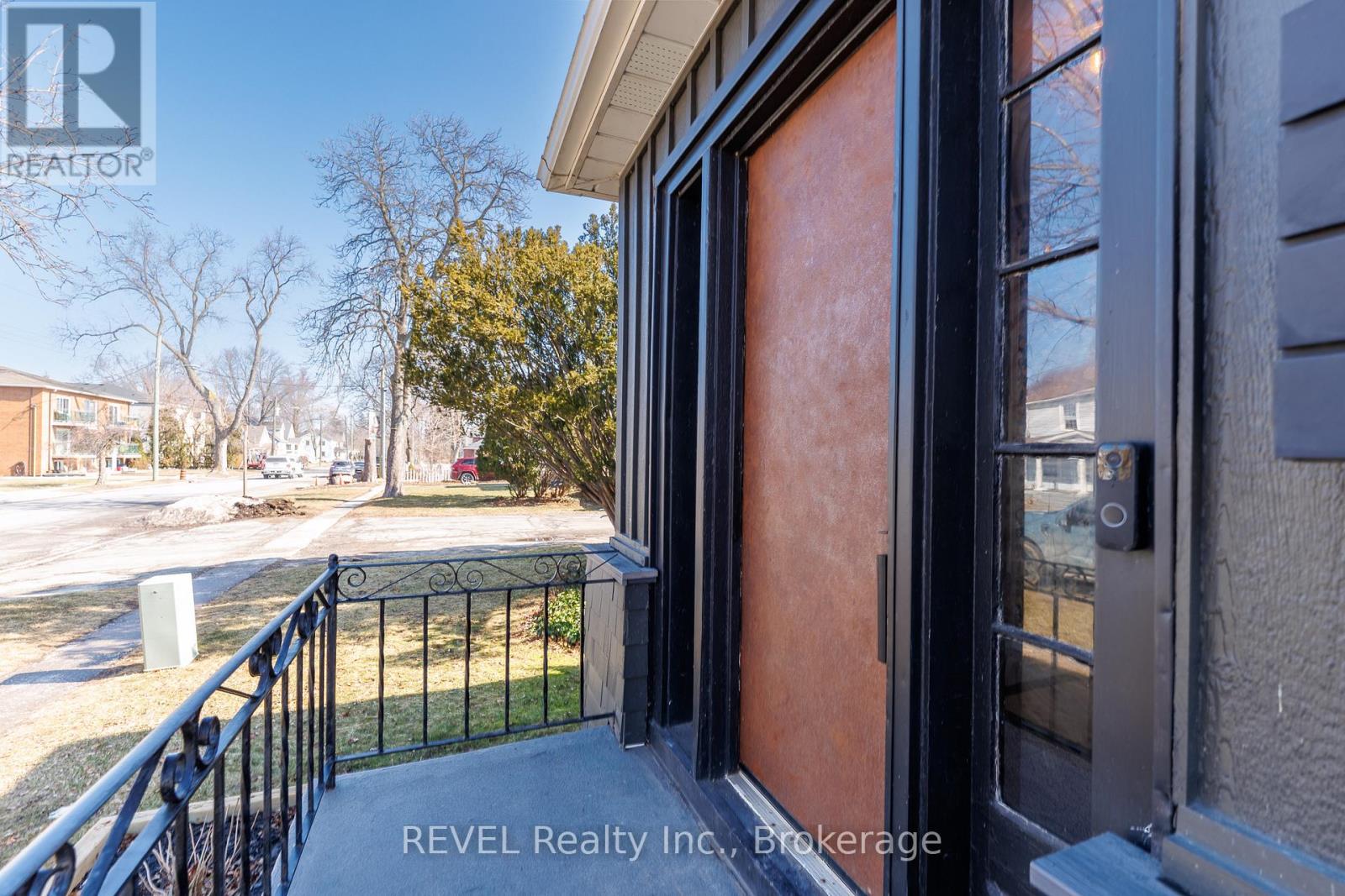 165 Main Street, St. Catharines, Ontario  L2N 4V6 - Photo 5 - X12856038