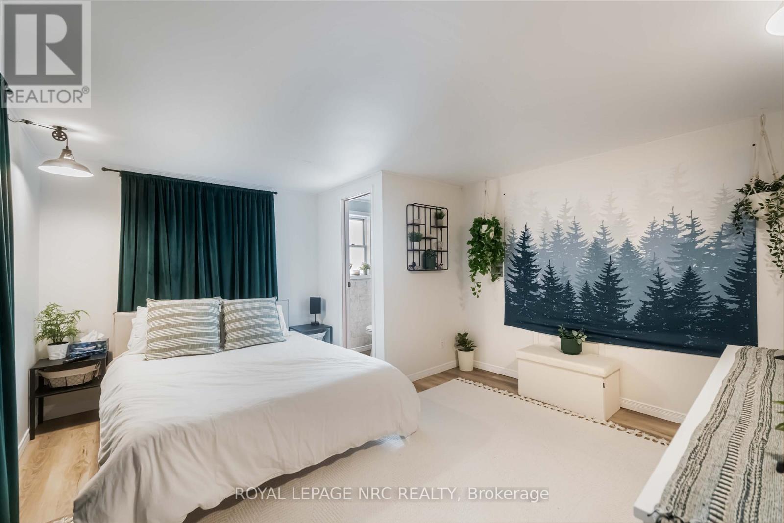 4049 Victoria Road, Fort Erie (Crystal Beach), Ontario  L0S 1B0 - Photo 22 - X12856100