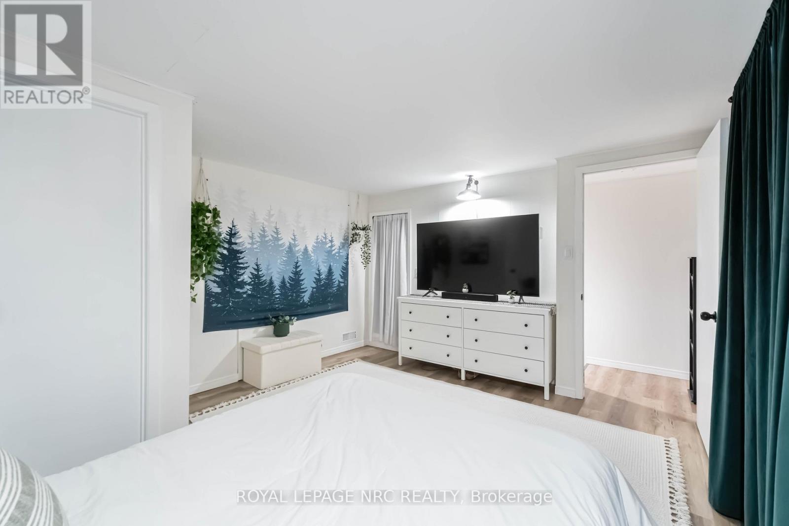 4049 Victoria Road, Fort Erie (Crystal Beach), Ontario  L0S 1B0 - Photo 23 - X12856100