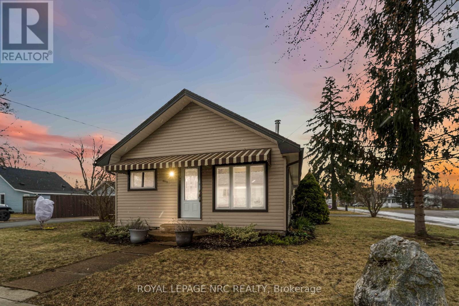 4049 Victoria Road, Fort Erie (Crystal Beach), Ontario  L0S 1B0 - Photo 4 - X12856100