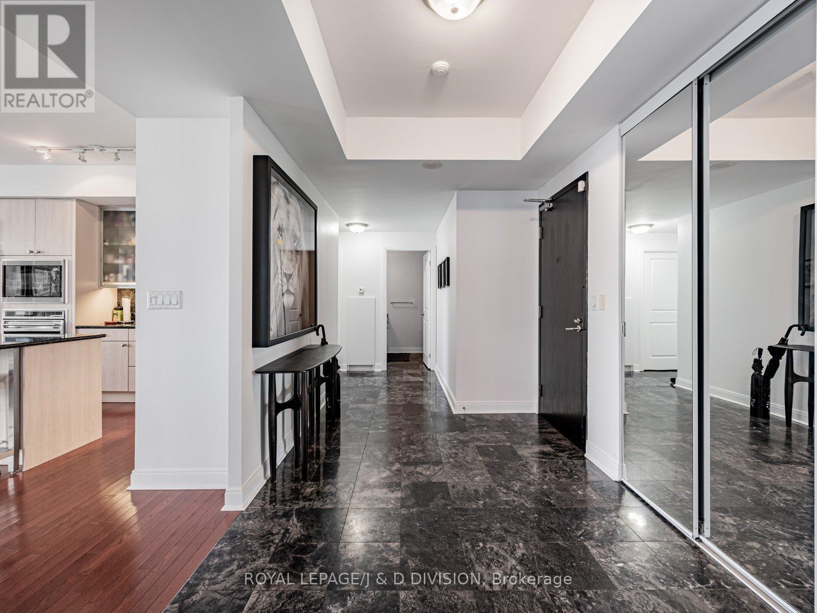 3402 - 18 Yorkville Avenue, Toronto, Ontario  M4W 3Y8 - Photo 11 - C12855244