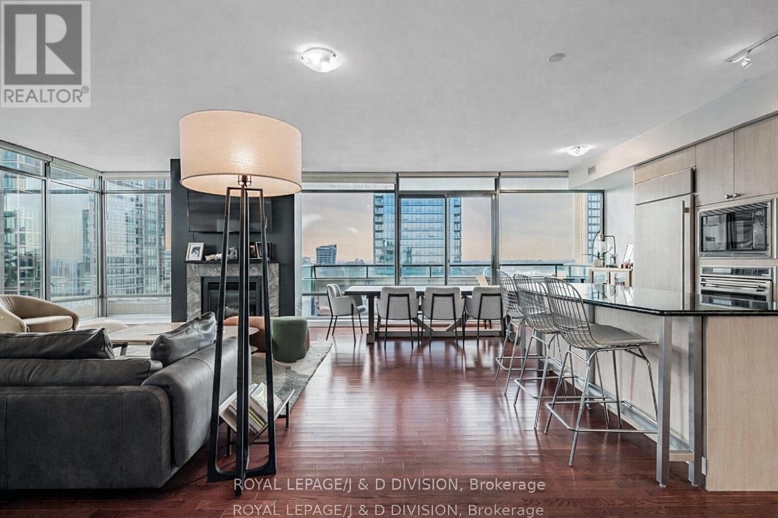 3402 - 18 Yorkville Avenue, Toronto, Ontario  M4W 3Y8 - Photo 2 - C12855244