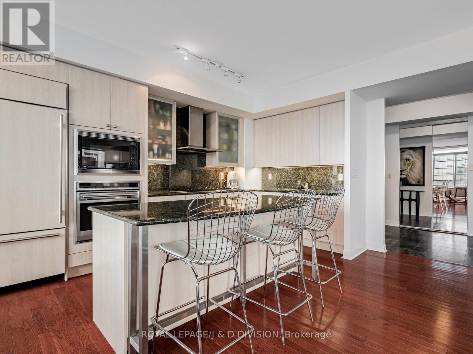 3402 - 18 Yorkville Avenue, Toronto, Ontario  M4W 3Y8 - Photo 6 - C12855244