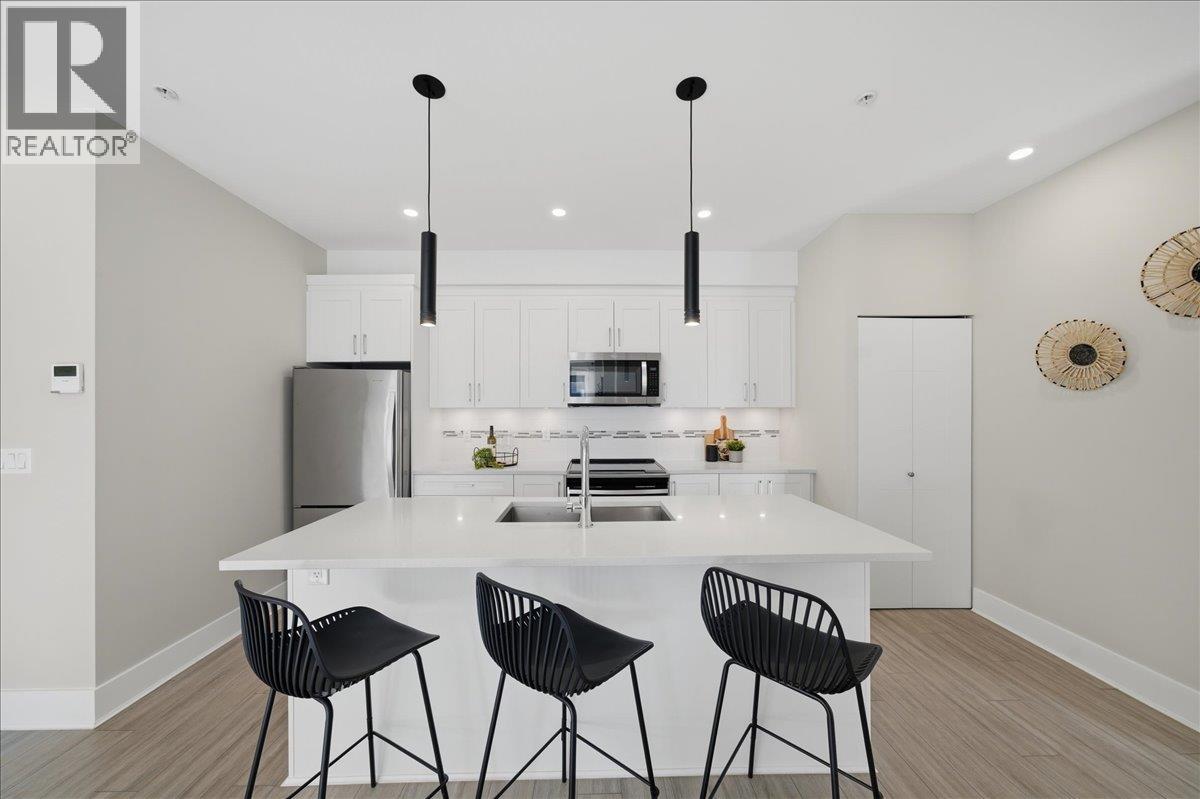 22335 Mcintosh Avenue, Maple Ridge, British Columbia  V2X 3C2 - Photo 2 - R3097028