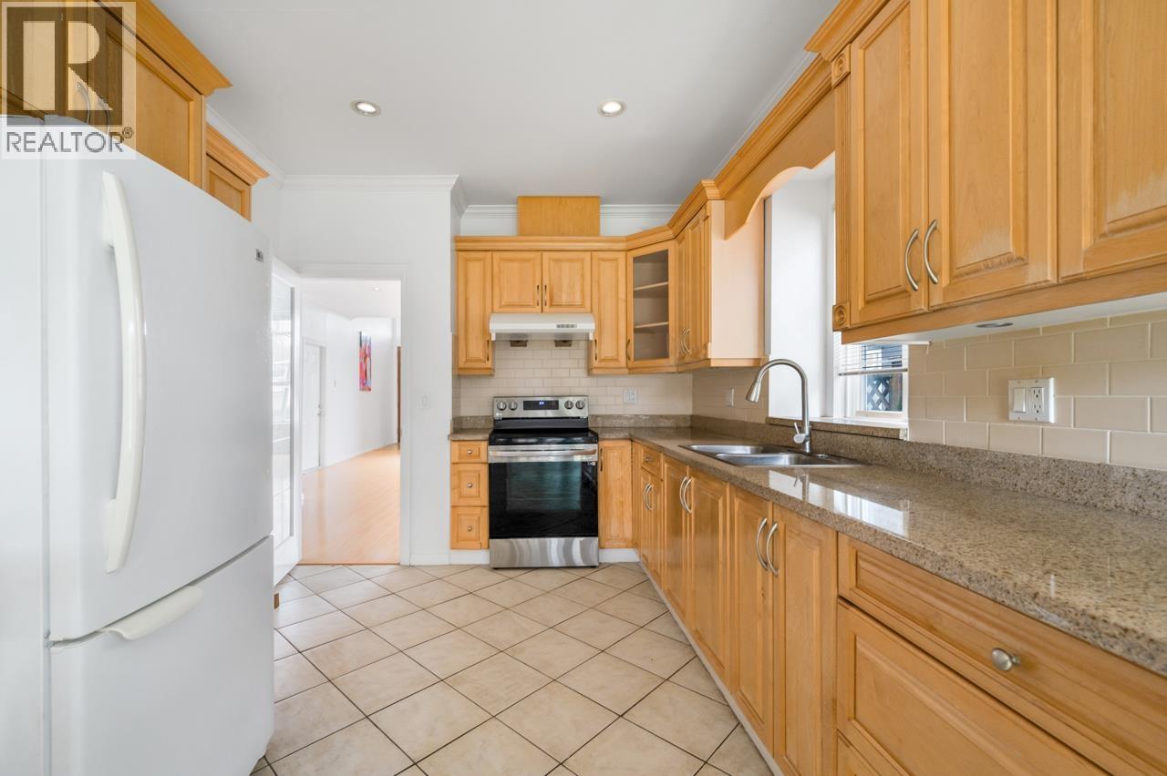 5898 Rumble Street, Burnaby, British Columbia  V5J 2C6 - Photo 12 - R3096915