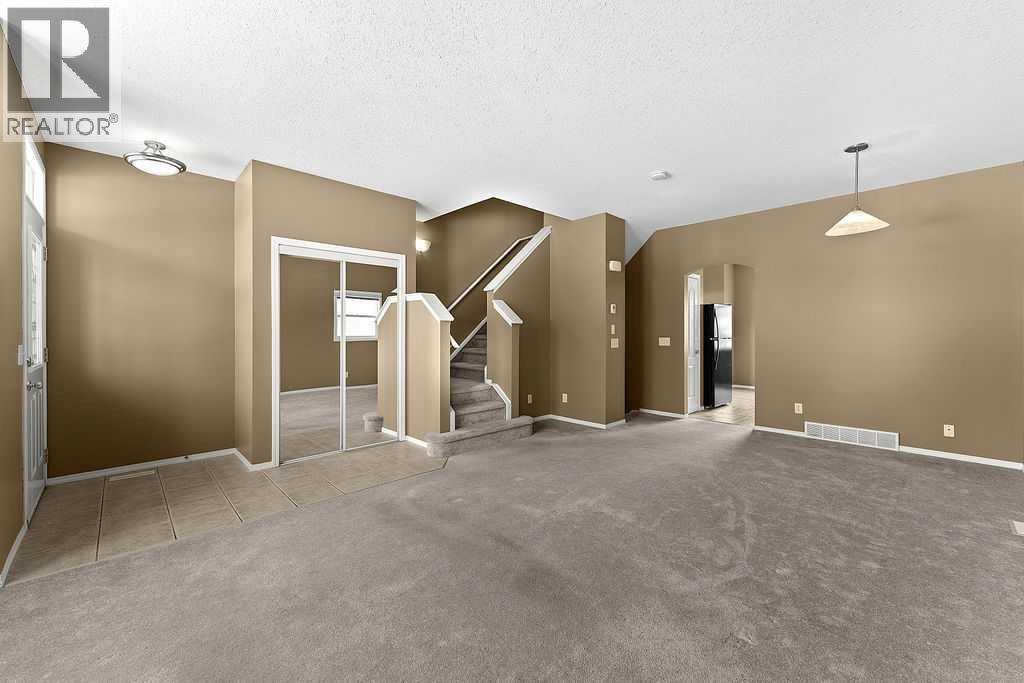 215 Strathcona Circle, Strathmore, Alberta  T1P 0B1 - Photo 3 - A2282289