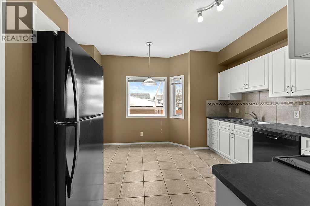 215 Strathcona Circle, Strathmore, Alberta  T1P 0B1 - Photo 8 - A2282289