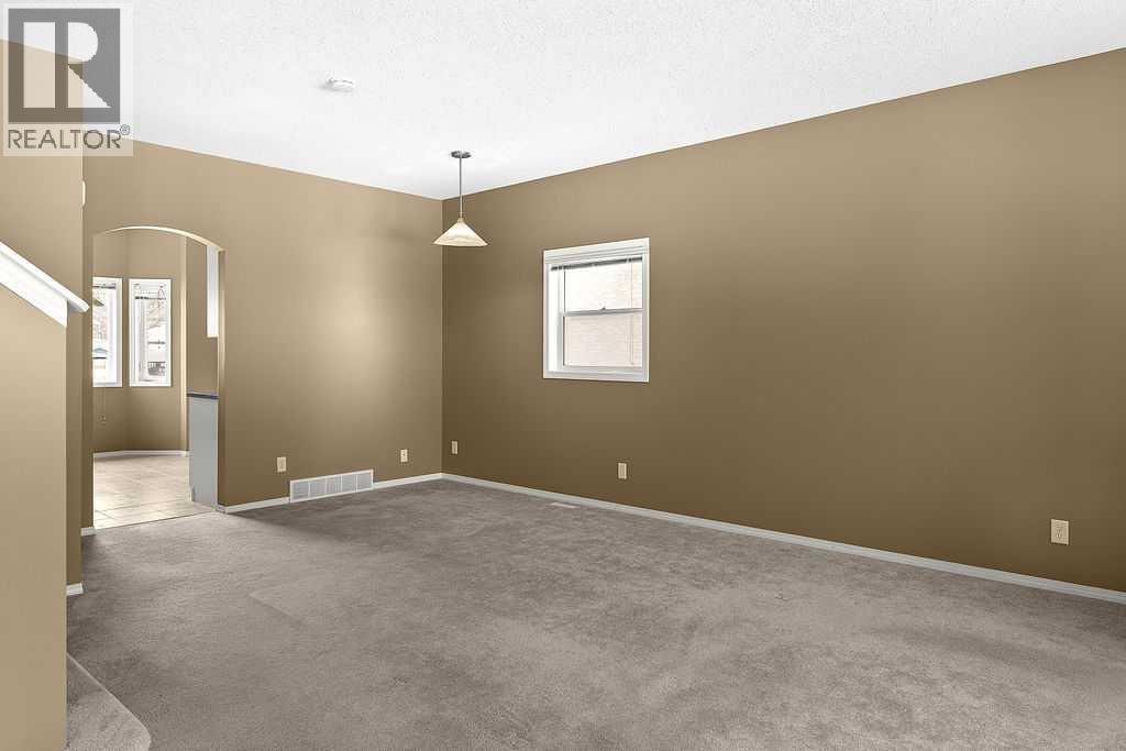 215 Strathcona Circle, Strathmore, Alberta  T1P 0B1 - Photo 5 - A2282289