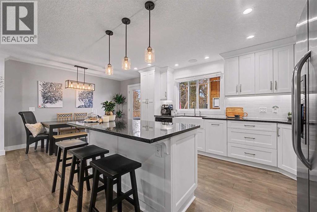 32 Sinclair Crescent Sw, Calgary, Alberta  T2W 0L7 - Photo 11 - A2284512