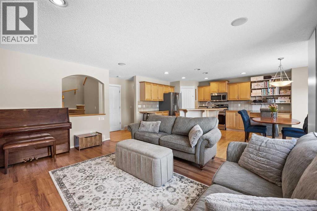 83 Cougarstone Way Sw, Calgary, Alberta  T3H 4Z6 - Photo 8 - A2289157