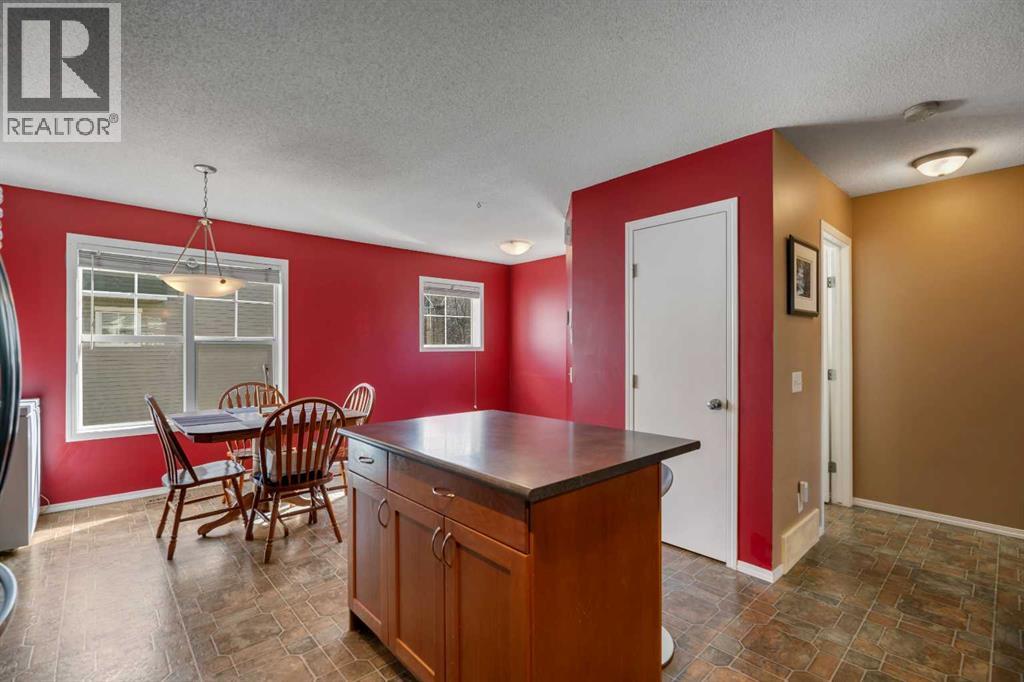 320 Elgin Gardens Se, Calgary, Alberta  T2Z 4T5 - Photo 9 - A2290036