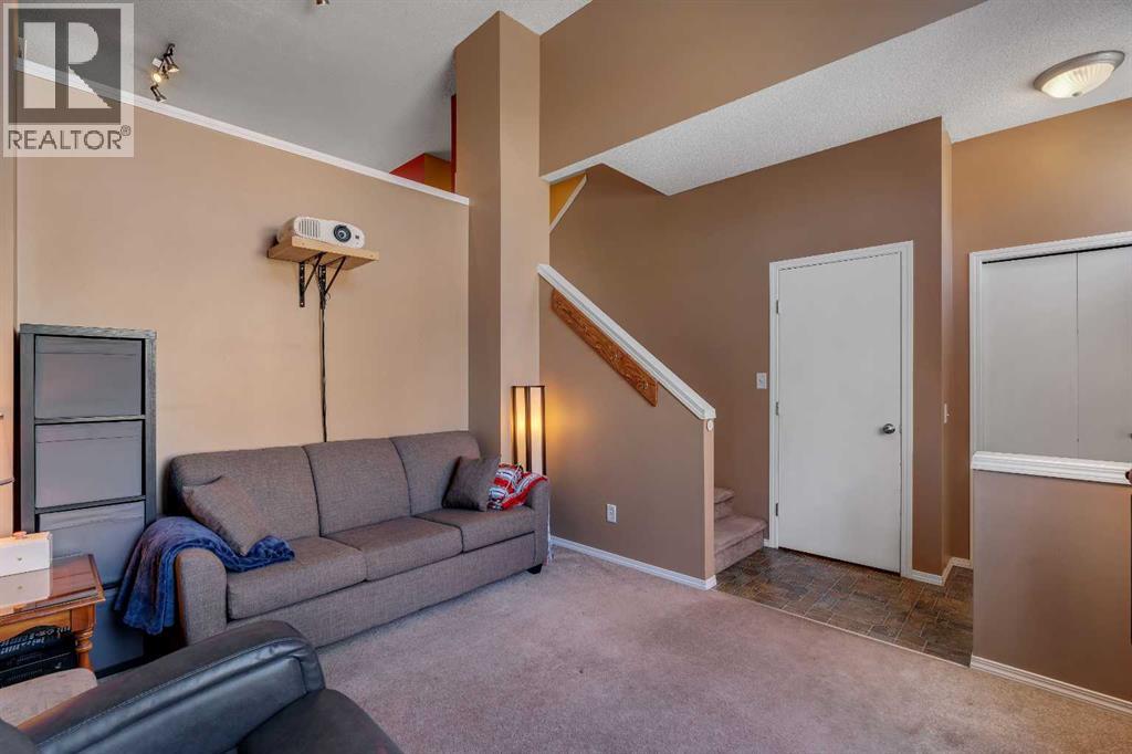 320 Elgin Gardens Se, Calgary, Alberta  T2Z 4T5 - Photo 4 - A2290036