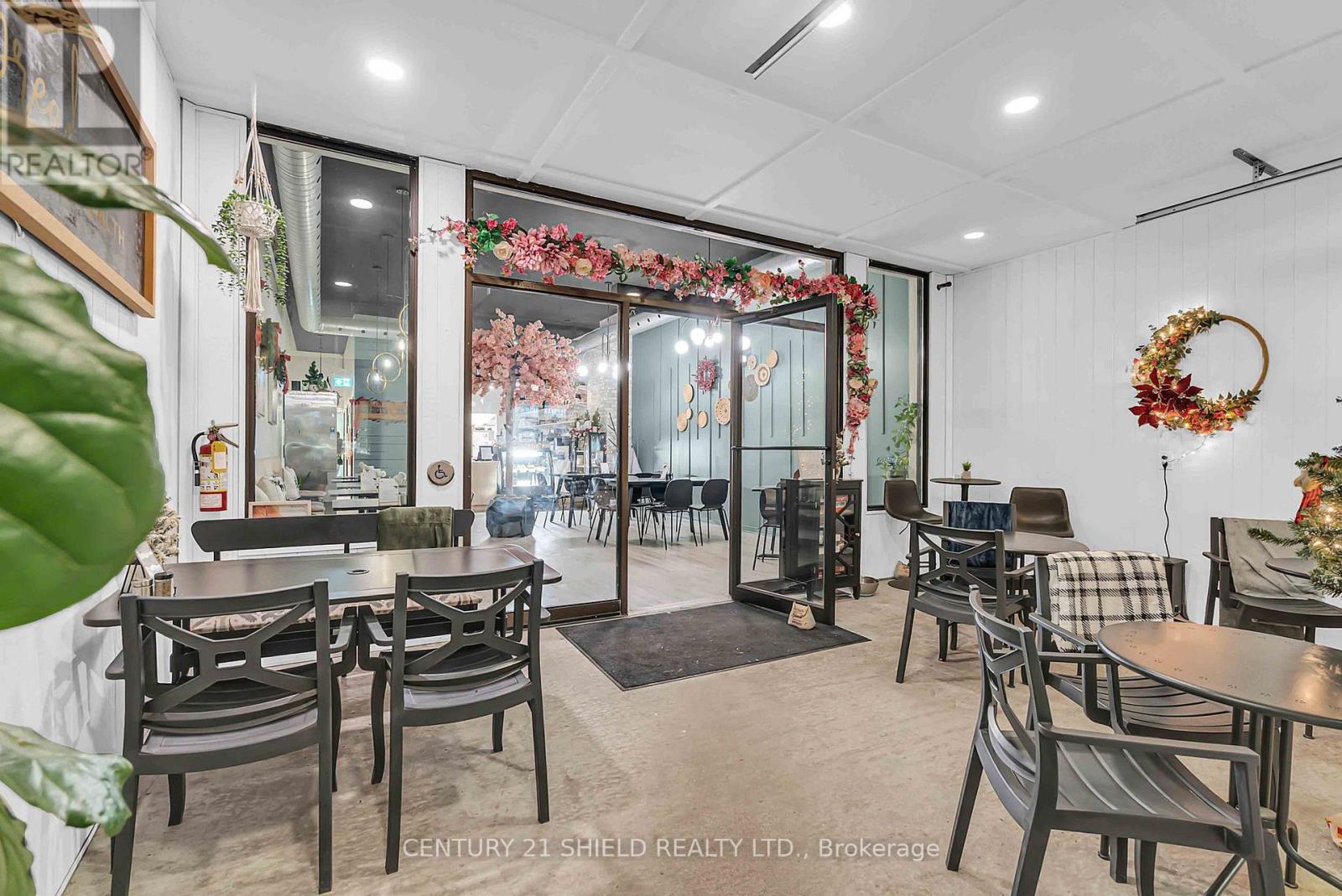 116 Pitt Street, Cornwall, Ontario  K6J 3P4 - Photo 3 - X12856122