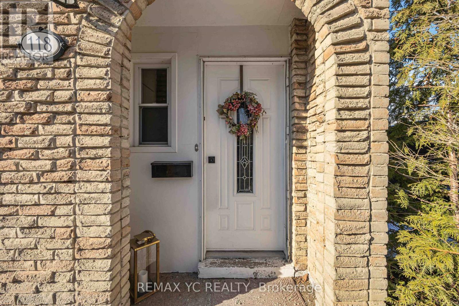 118 Tangle Briarway, Toronto, Ontario  M2J 2M4 - Photo 4 - C12856012