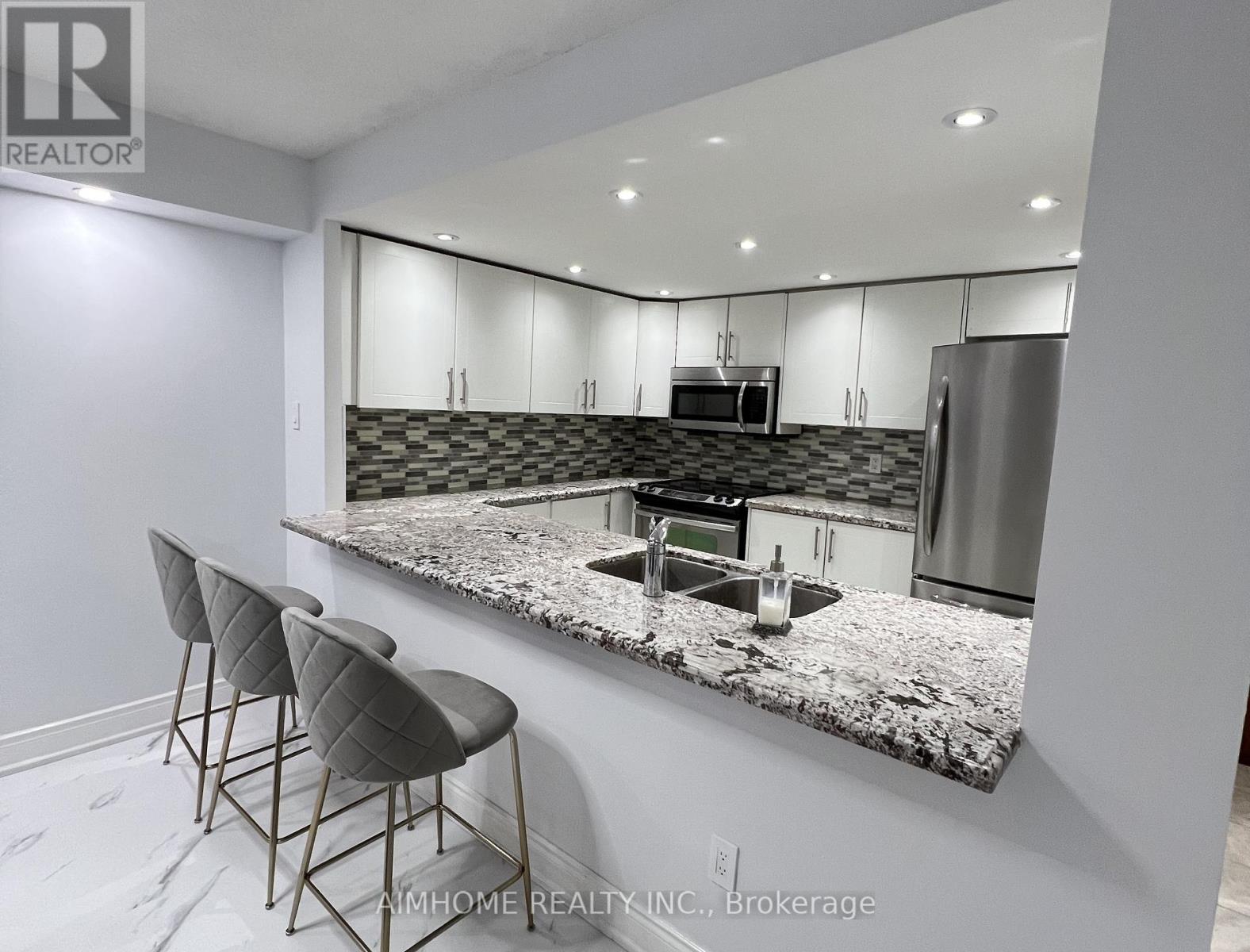 207 - 33 University Avenue, Toronto, Ontario  M5J 2S7 - Photo 10 - C12856084