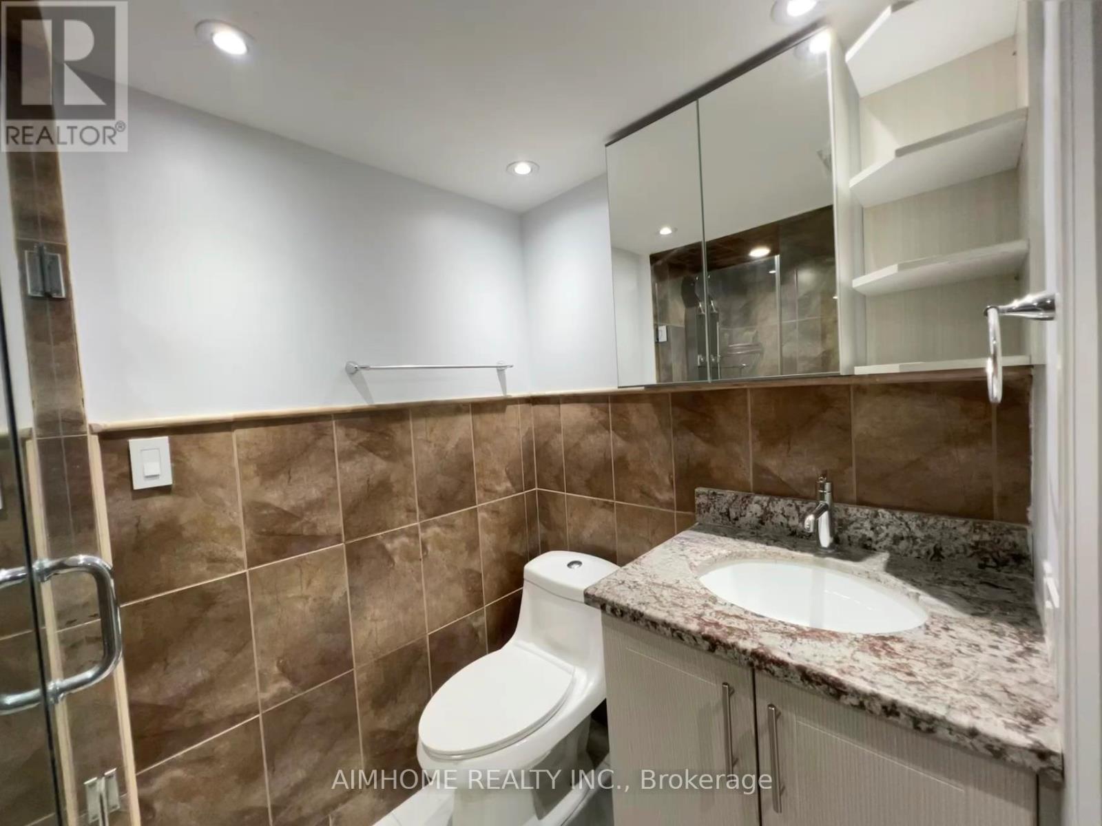 207 - 33 University Avenue, Toronto, Ontario  M5J 2S7 - Photo 6 - C12856084