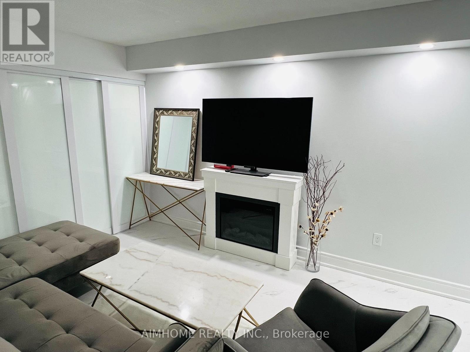 207 - 33 University Avenue, Toronto, Ontario  M5J 2S7 - Photo 9 - C12856084