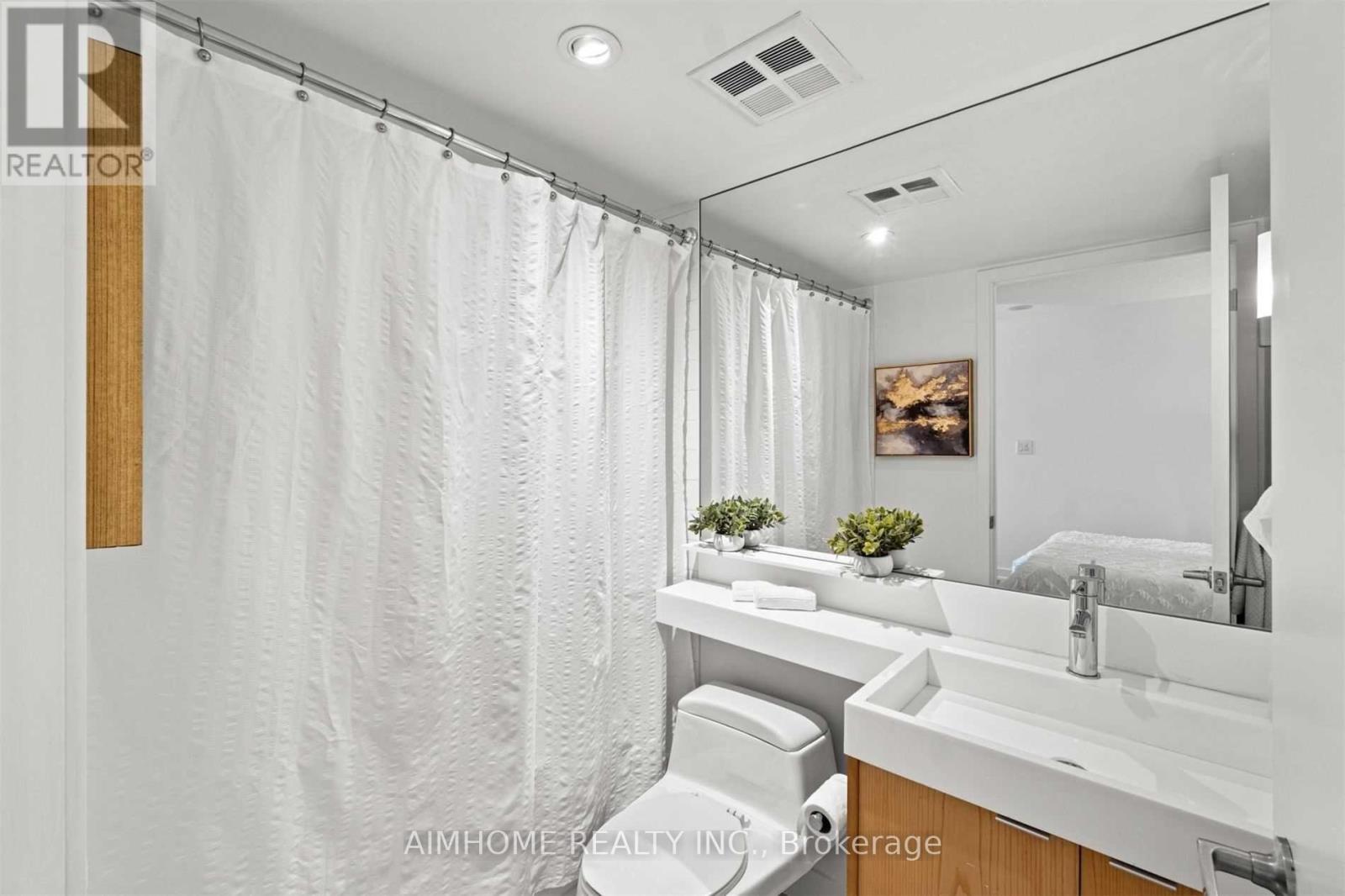 4511 - 25 Telegram Mews, Toronto, Ontario  M5V 3Z1 - Photo 5 - C12856116