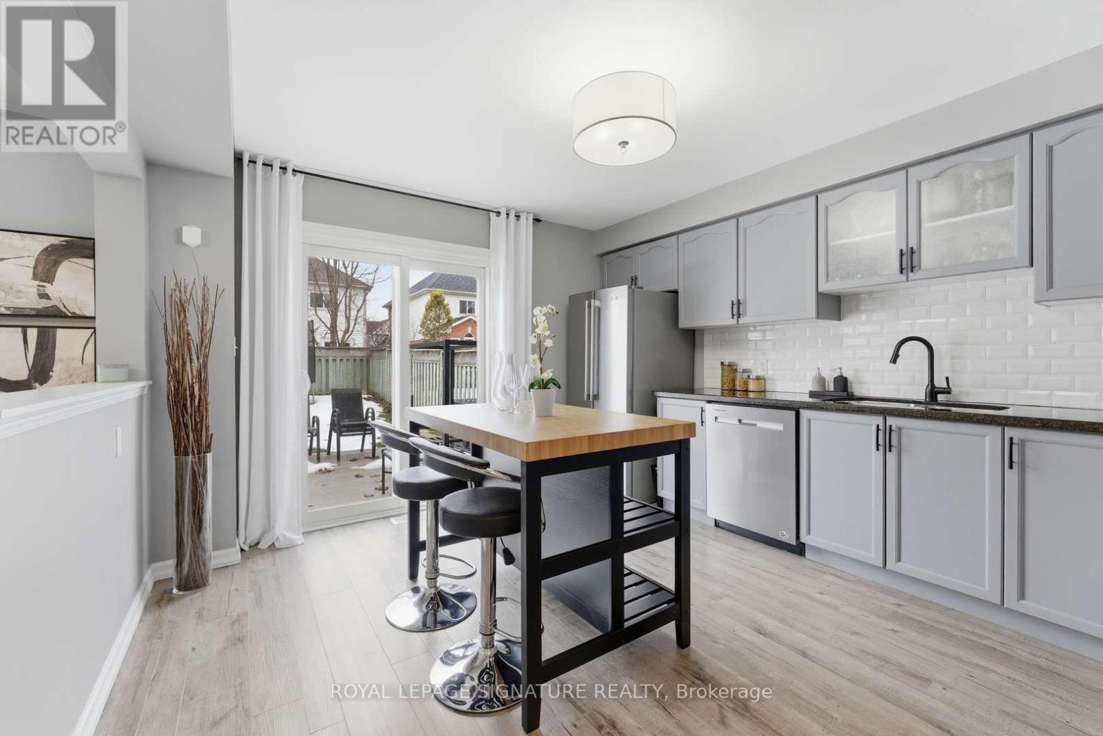 52 Seaboard Gate, Whitby, Ontario  L1N 9P2 - Photo 12 - E12856032