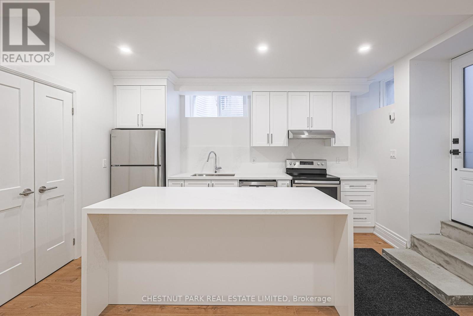 Lower - 253 Pape Avenue, Toronto, Ontario  M4M 2W4 - Photo 3 - E12856110