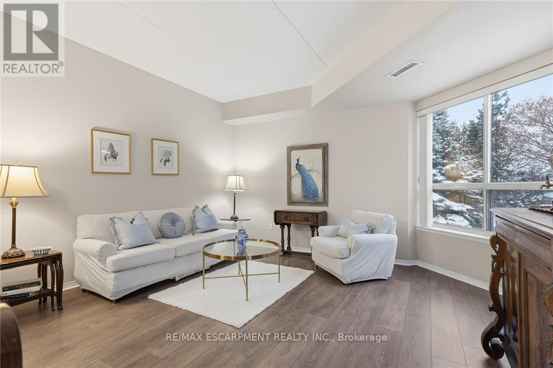 208 - 2085 Amherst Heights Drive, Burlington (Brant Hills), Ontario  L7P 5C2 - Photo 6 - W12706320