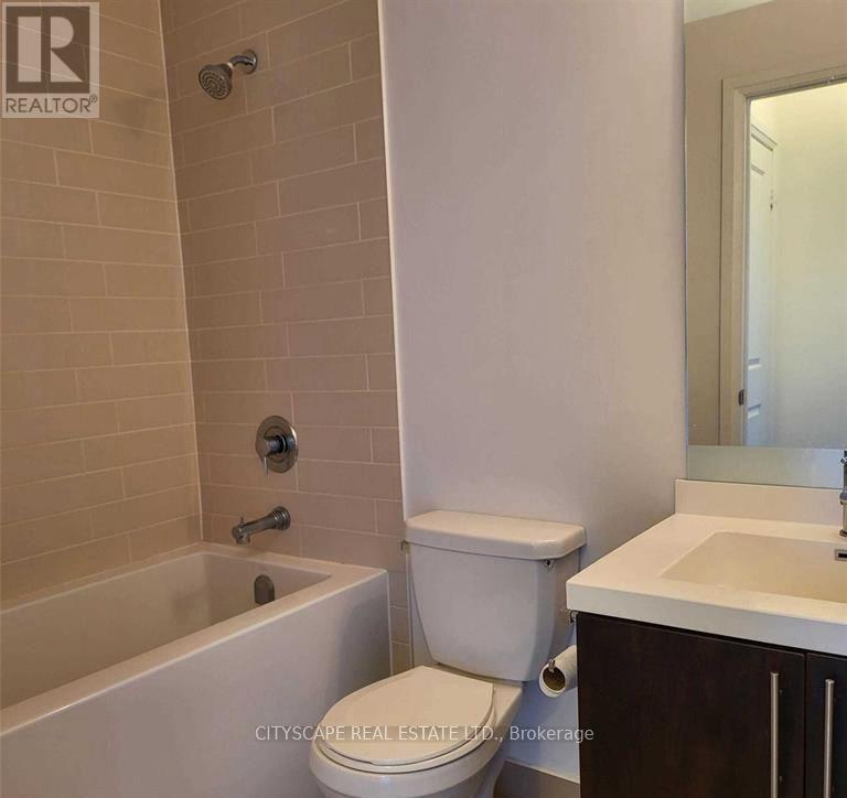 1302 - 65 Speers Road, Oakville, Ontario  L6K 0J1 - Photo 6 - W12855232