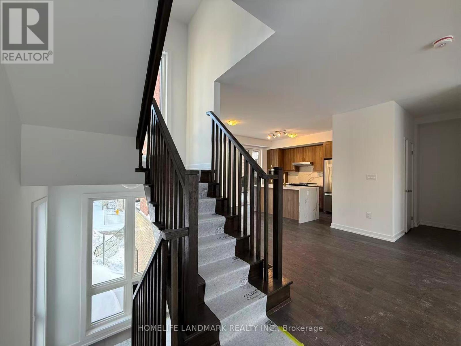 53 Jefferson Side Road, Richmond Hill, Ontario  L4E 1M1 - Photo 5 - N12856108