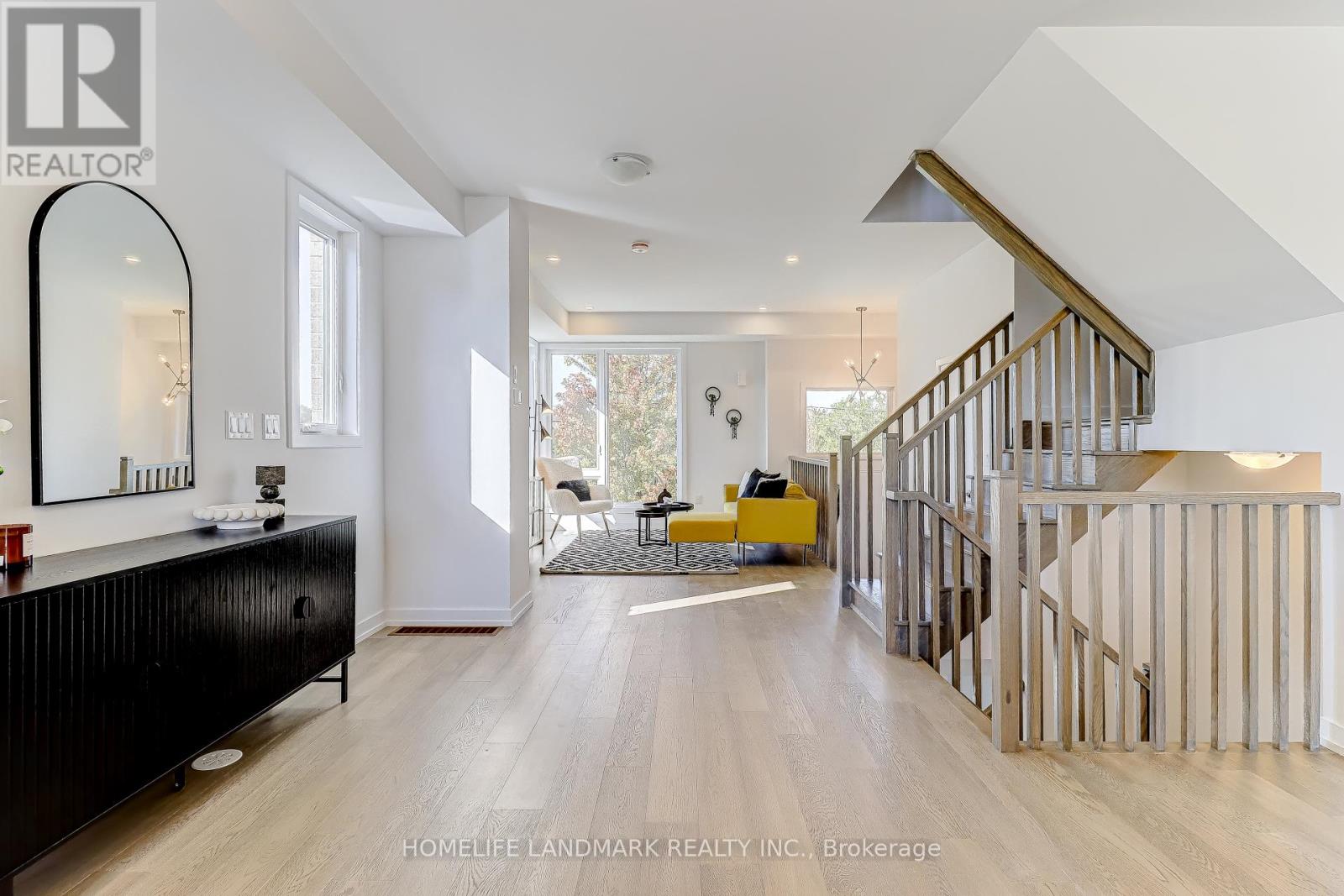 77 Jefferson Side Road, Richmond Hill, Ontario  L4E 1M1 - Photo 5 - N12856126