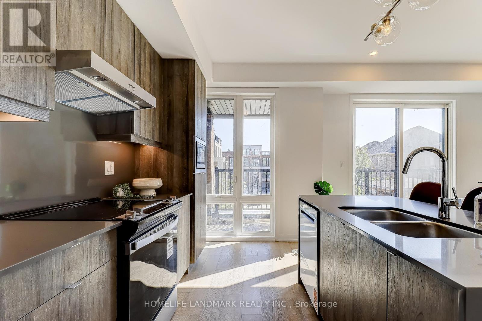 77 Jefferson Side Road, Richmond Hill, Ontario  L4E 1M1 - Photo 9 - N12856126