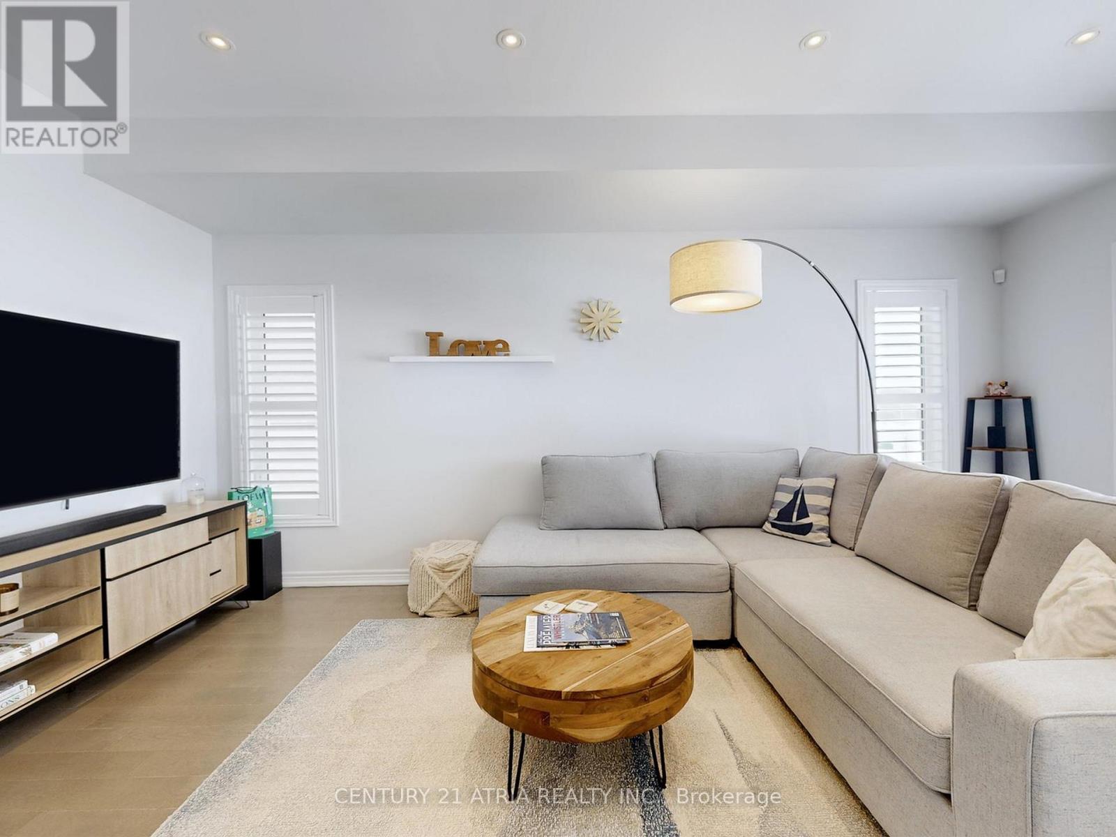 46 Campobello Street, Vaughan (Patterson), Ontario  L6A 5B3 - Photo 3 - N12856128