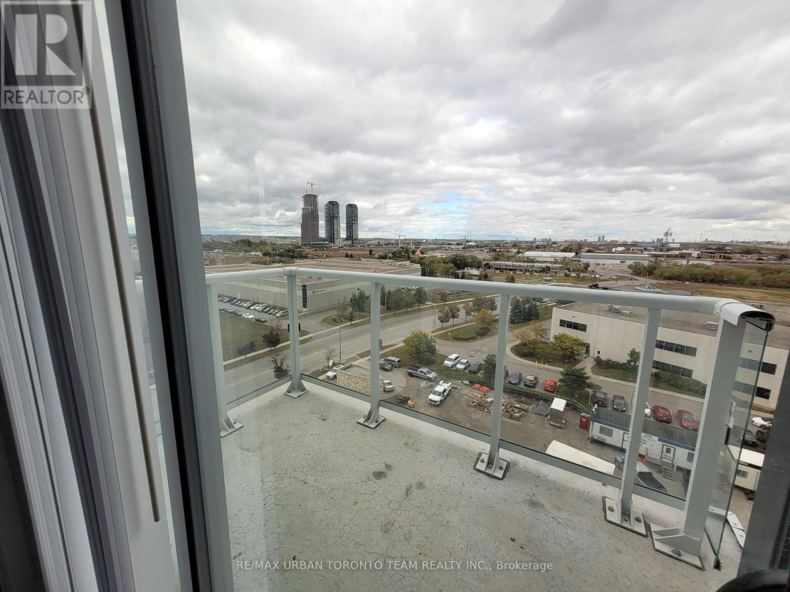 909 - 60 Honeycrisp Crescent, Vaughan (Vaughan Corporate Centre), Ontario  L4K 0M7 - Photo 4 - N12856142