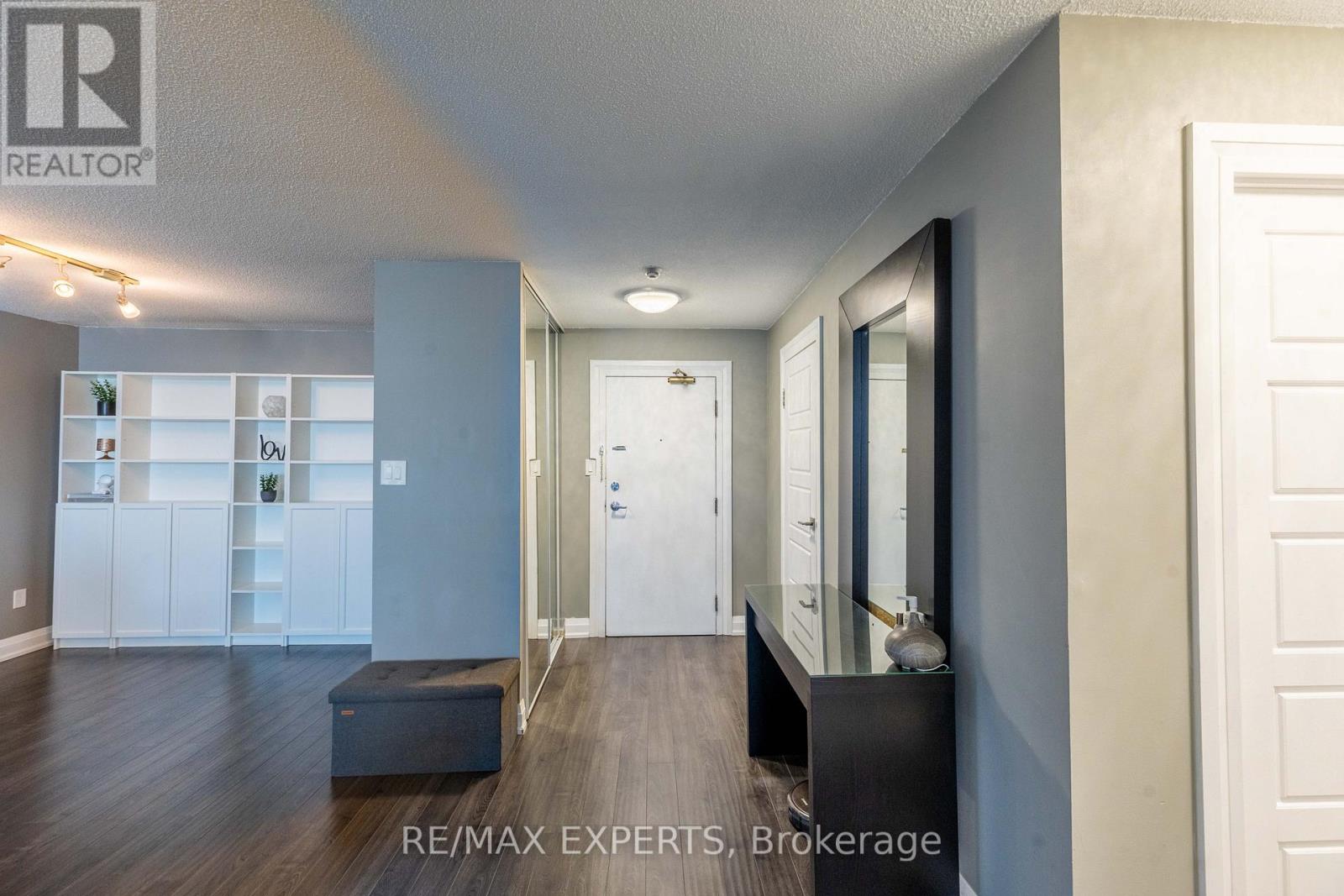 1708 - 3 Rowntree Road, Toronto, Ontario  M9V 5G8 - Photo 4 - W12856000