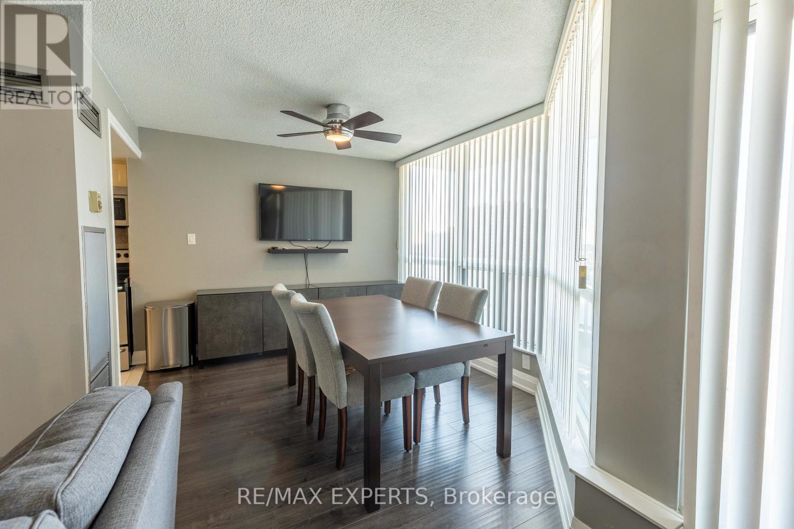 1708 - 3 Rowntree Road, Toronto, Ontario  M9V 5G8 - Photo 6 - W12856000