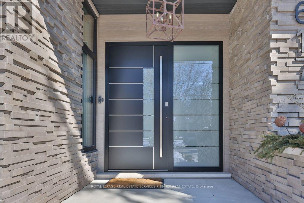 1617 Trotwood Avenue, Mississauga, Ontario  L5G 3Z8 - Photo 4 - W12856030