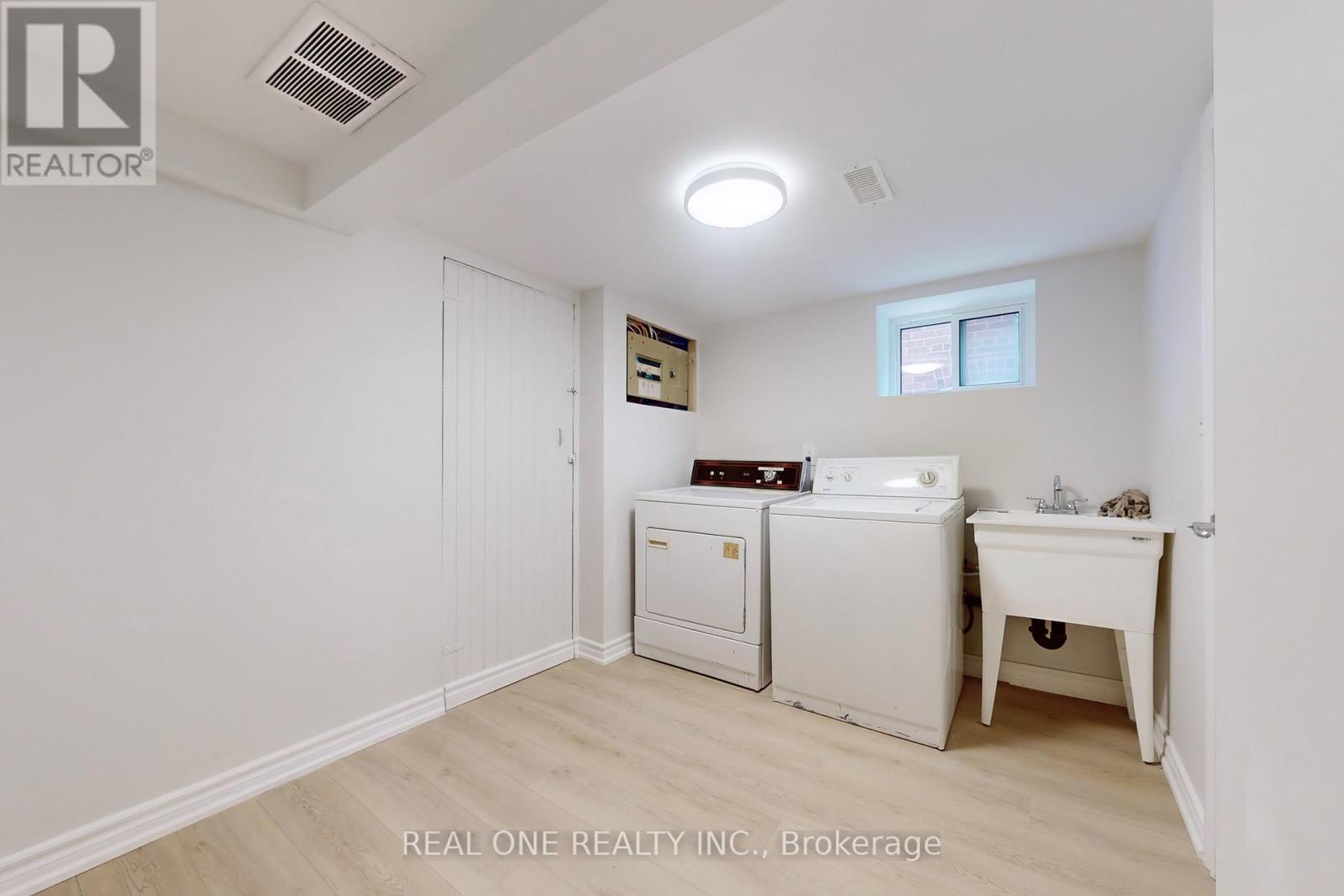 32 Shortt Street, Toronto, Ontario  M6E 3X8 - Photo 16 - W12856046