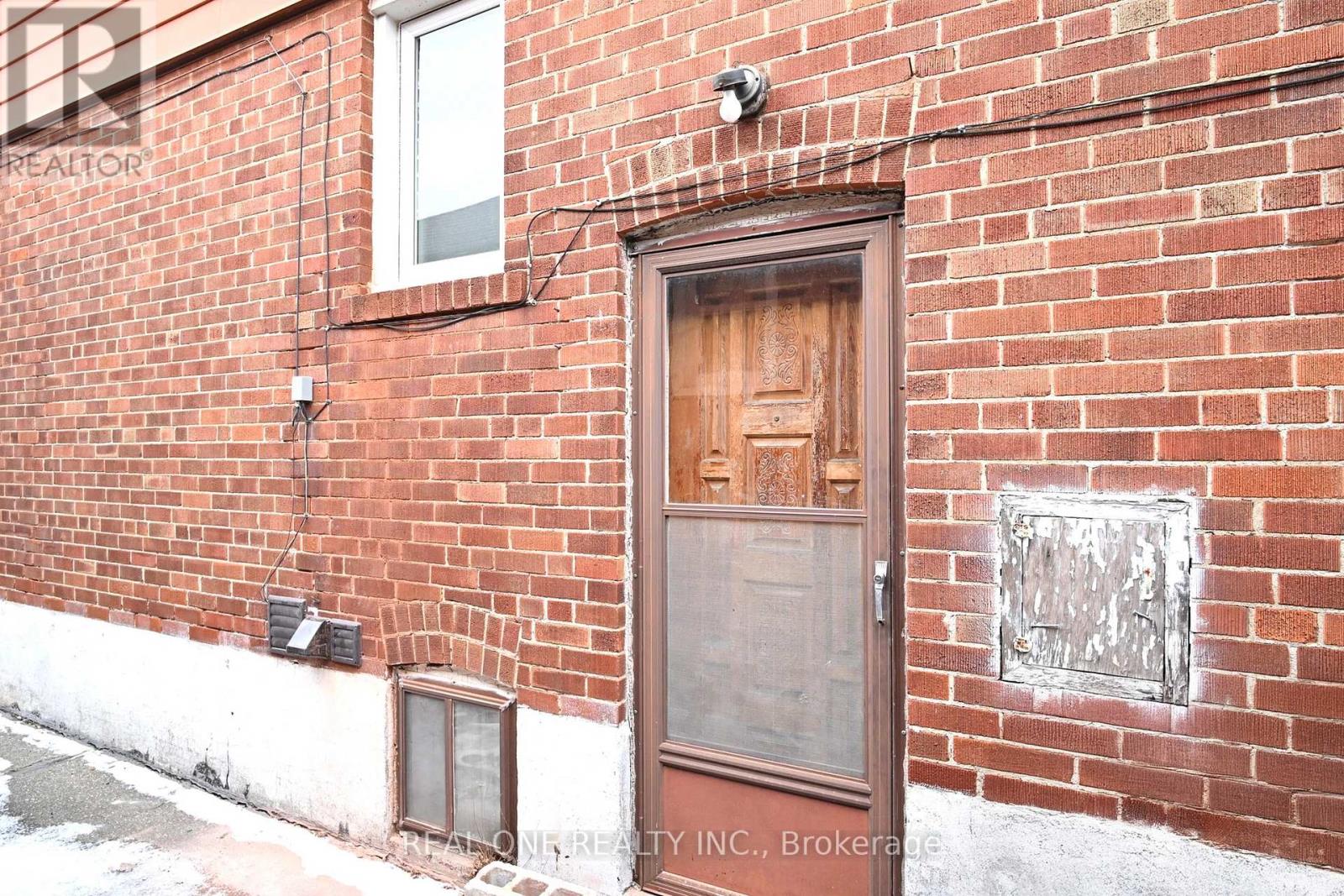 32 Shortt Street, Toronto, Ontario  M6E 3X8 - Photo 20 - W12856046