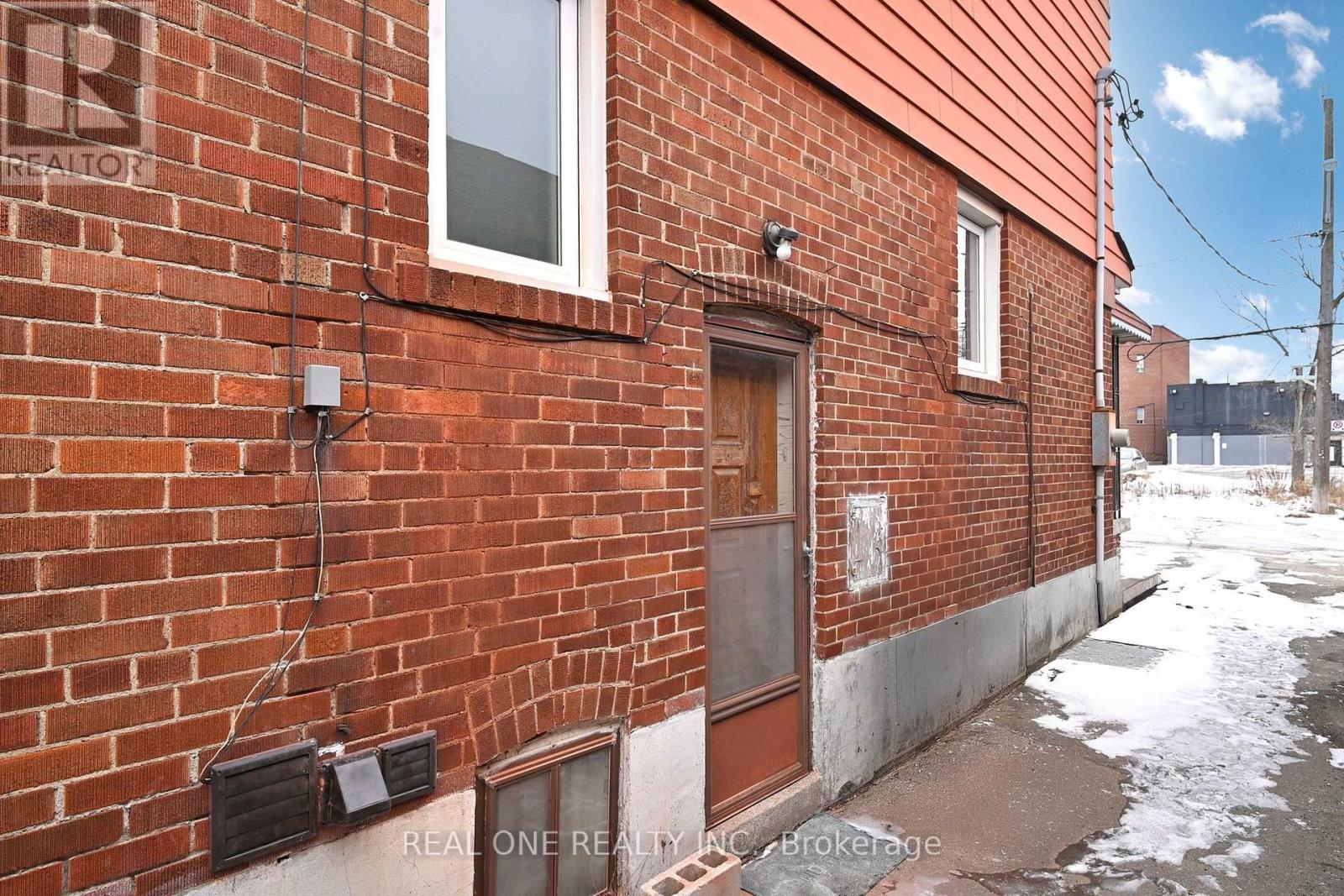 32 Shortt Street, Toronto, Ontario  M6E 3X8 - Photo 21 - W12856046