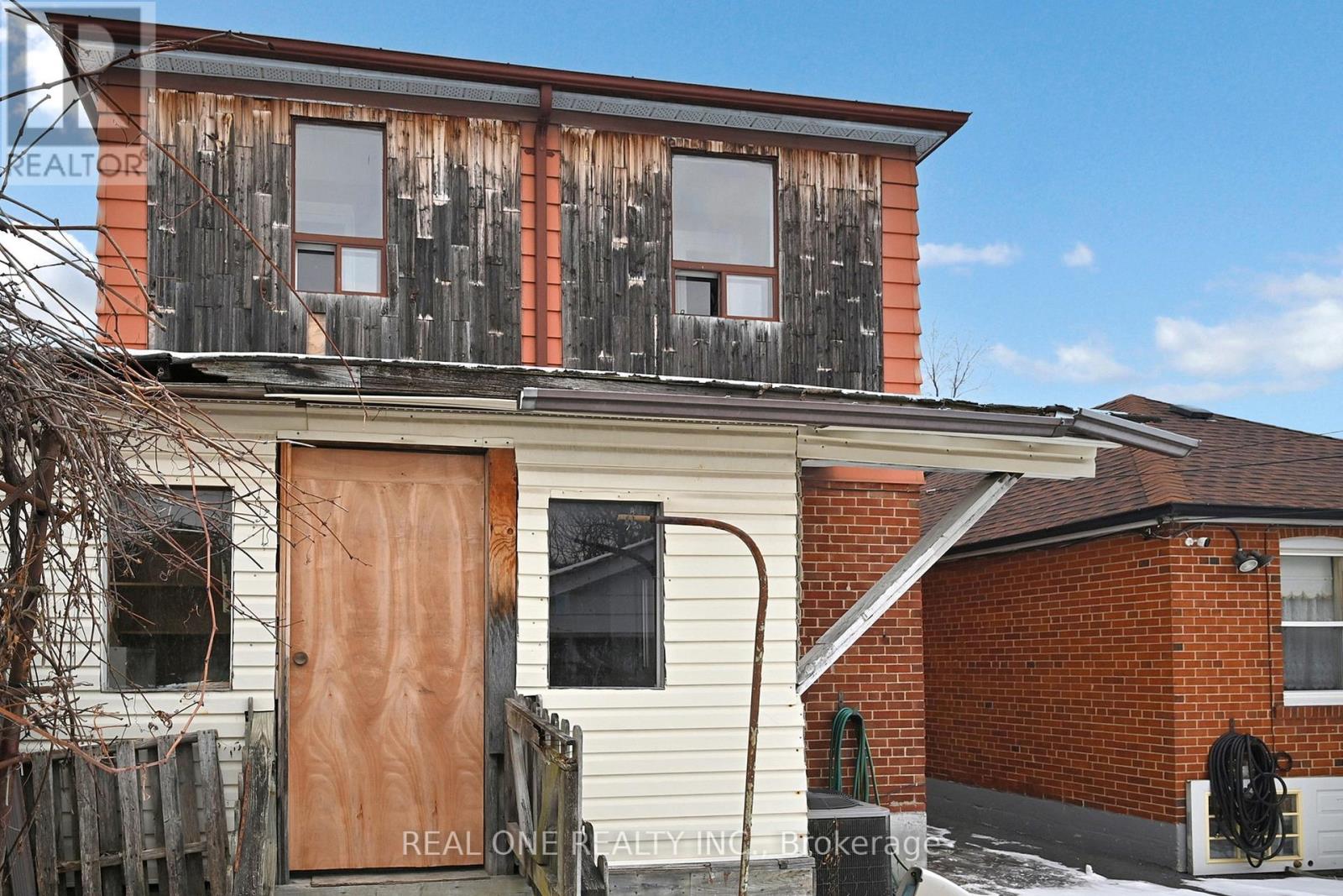 32 Shortt Street, Toronto, Ontario  M6E 3X8 - Photo 22 - W12856046