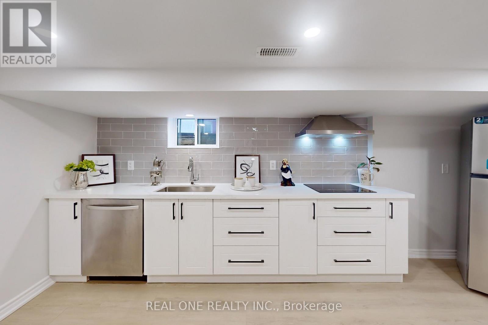 32 Shortt Street, Toronto, Ontario  M6E 3X8 - Photo 4 - W12856046