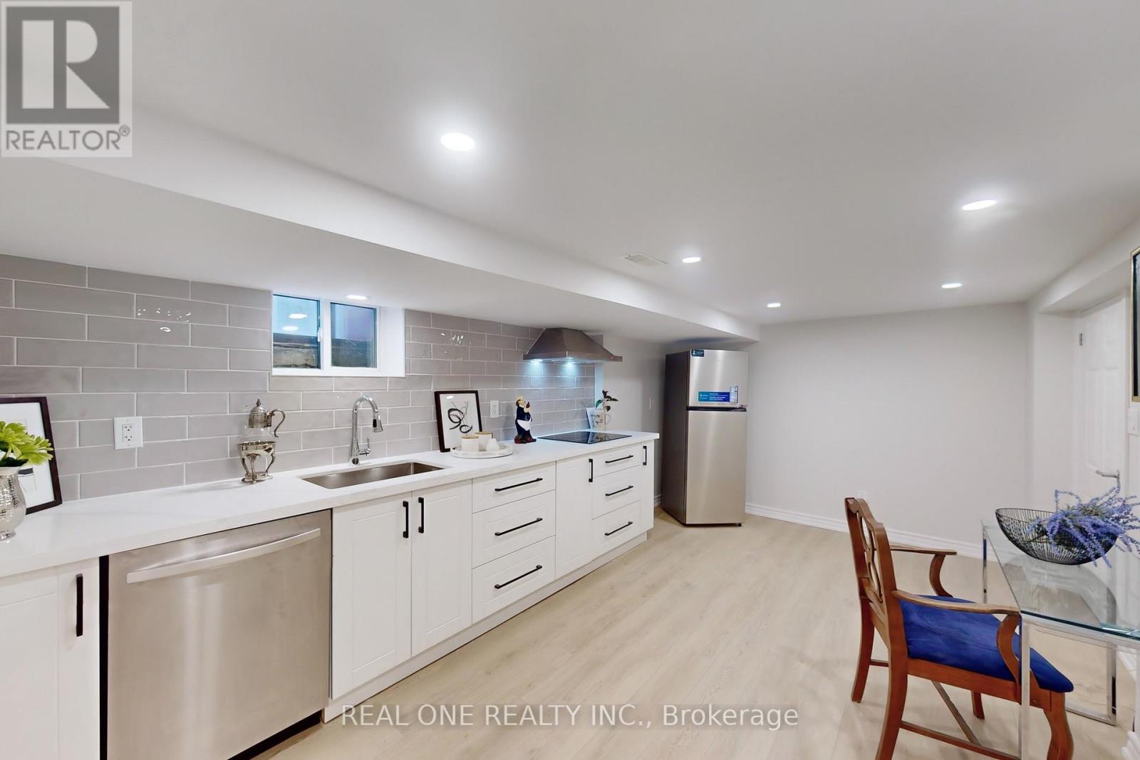 32 Shortt Street, Toronto, Ontario  M6E 3X8 - Photo 5 - W12856046