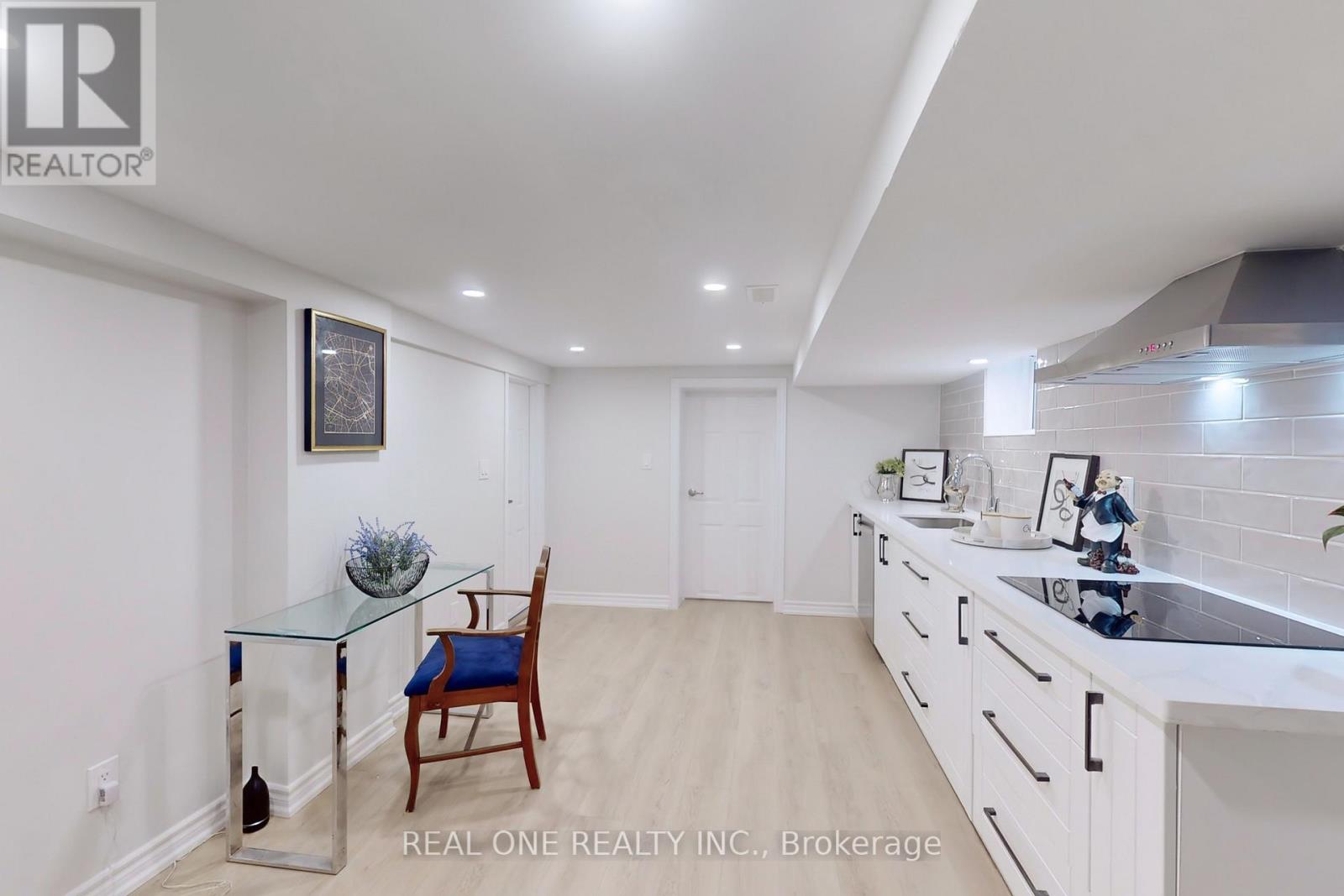 32 Shortt Street, Toronto, Ontario  M6E 3X8 - Photo 7 - W12856046