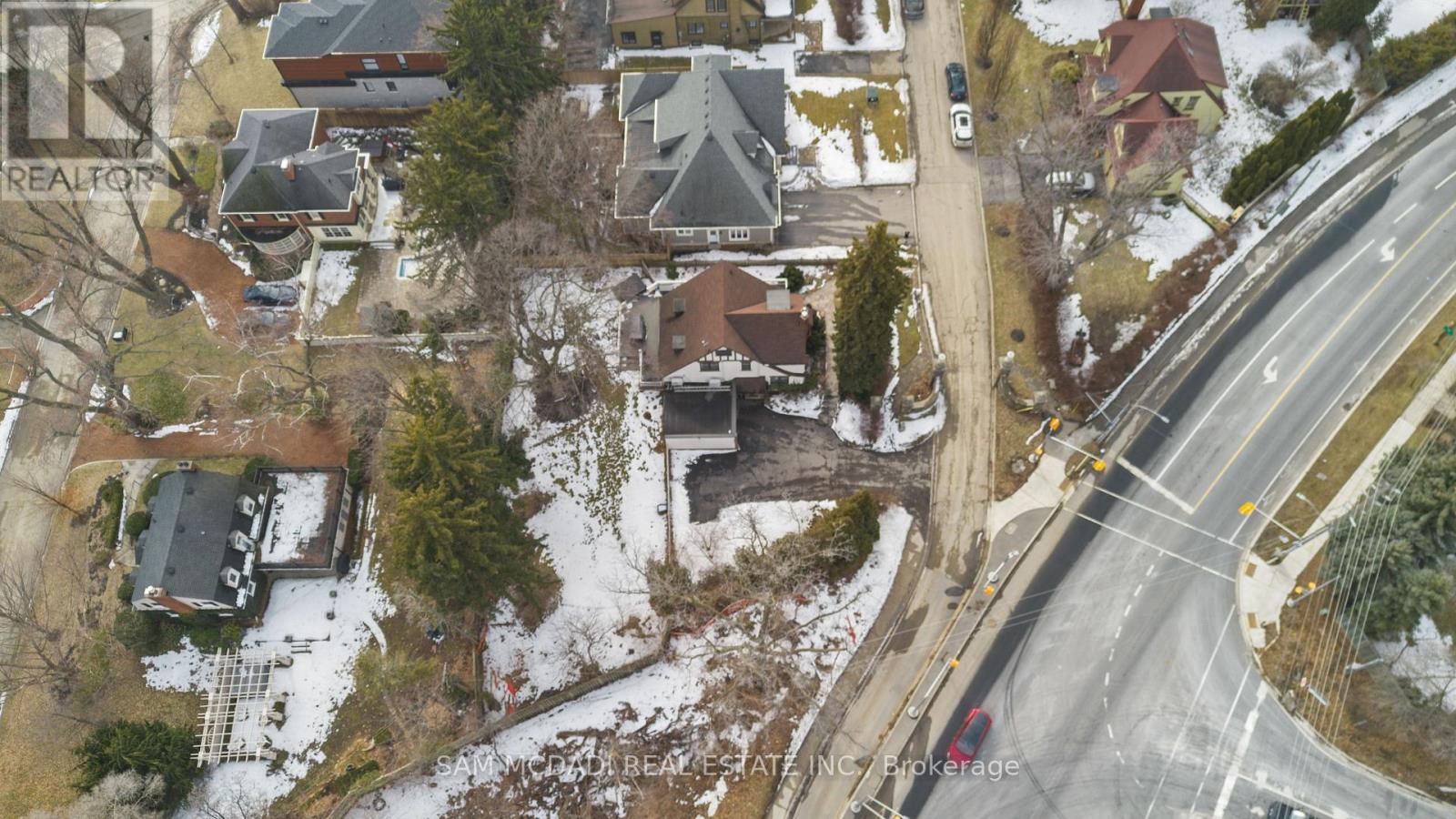 1064 Mohawk Road, Burlington, Ontario  L7T 3M6 - Photo 2 - W12856056