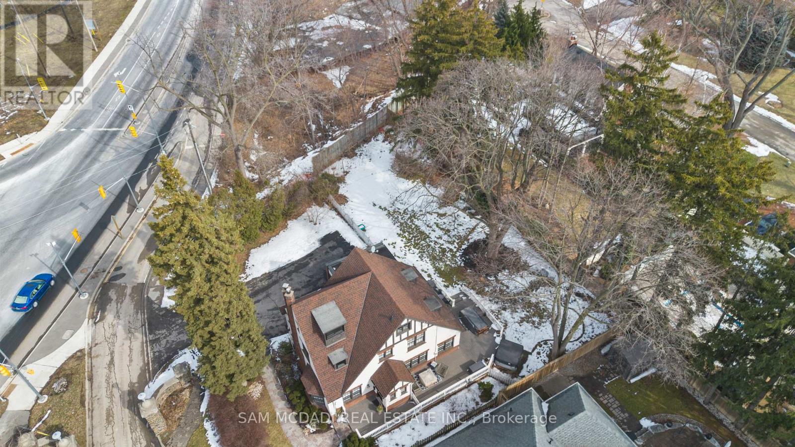 1064 Mohawk Road, Burlington, Ontario  L7T 3M6 - Photo 3 - W12856056