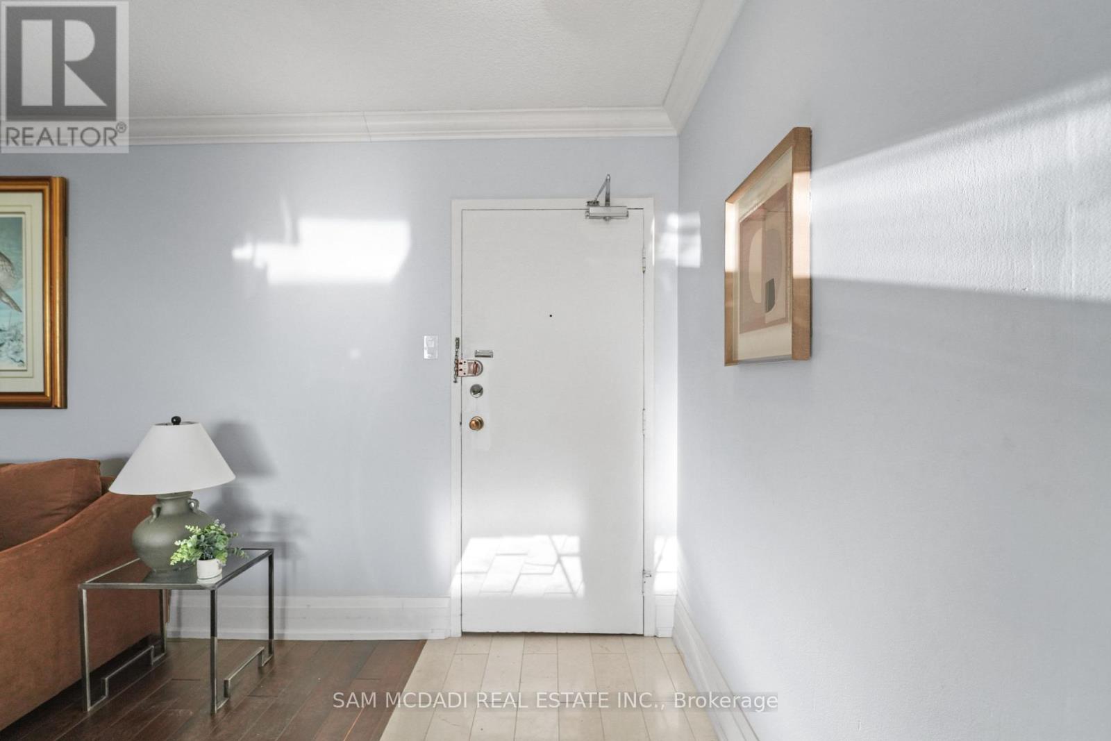 409 - 966 Inverhouse Drive, Mississauga (Clarkson), Ontario  L5J 4B6 - Photo 3 - W12856062