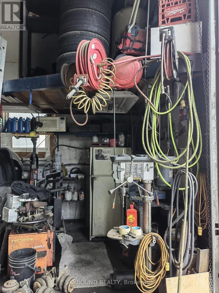 3 - 70 Lepage Court, Toronto, Ontario  M3J 1Z9 - Photo 11 - W12856066